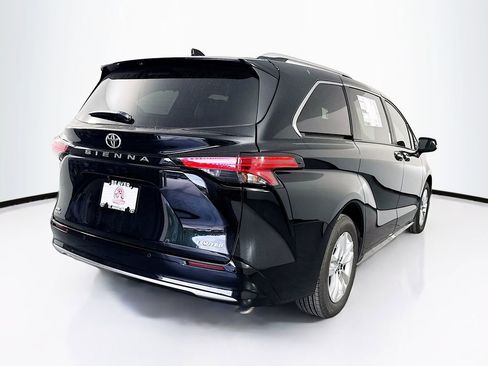 New 2026 Toyota Sienna Limited image 9