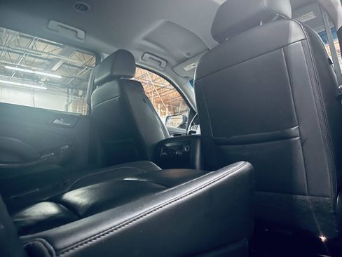 Used 2018 Chevrolet Suburban LT AWD/4WD image 23