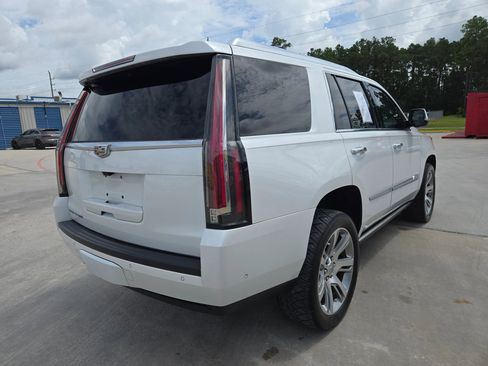 Used 2017 Cadillac Escalade Premium Luxury image 16