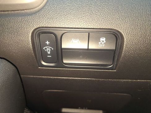 Used 2021 Kia Sorento S image 12