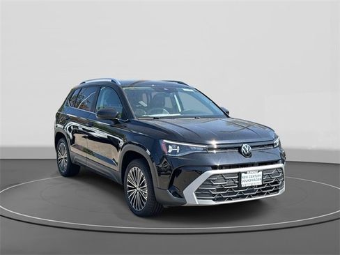 New 2025 Volkswagen Taos SE image 1
