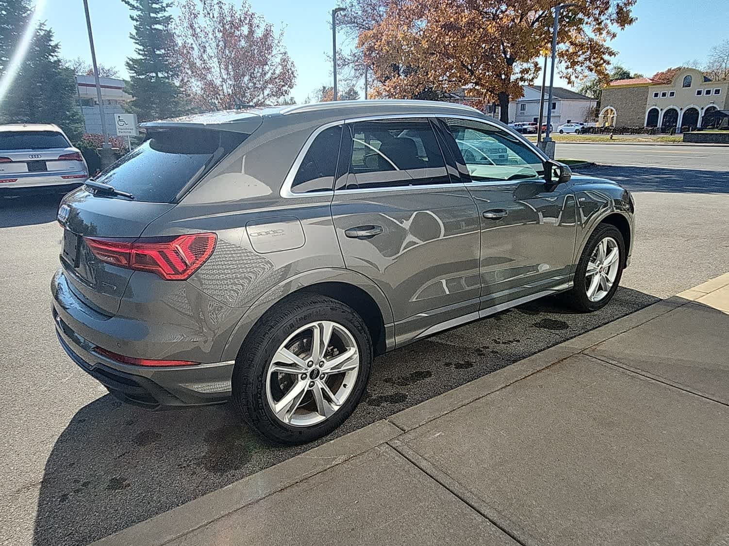 Used 2024 Audi Q3 2.0T Premium Plus AWD/4WD image 16