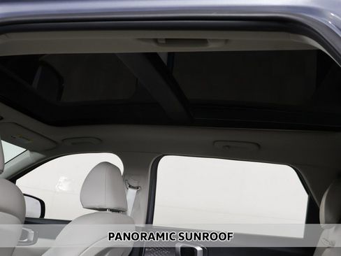 Used 2025 Kia Sorento S w/ Panoramic Sunroof Package FWD image 4