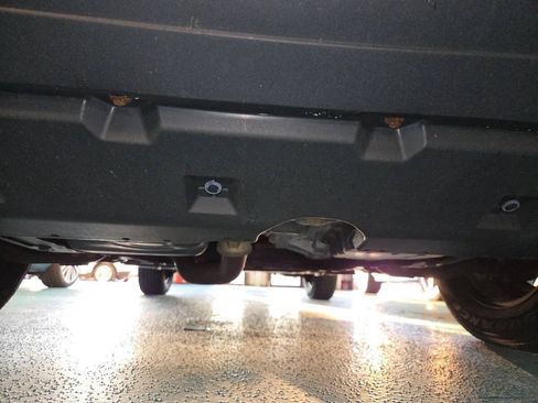 Used 2015 Toyota RAV4 LE AWD/4WD image 14