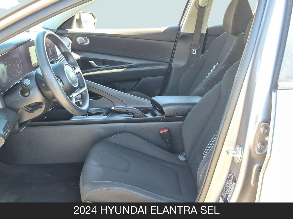 Used 2024 Hyundai Elantra SEL FWD image 14
