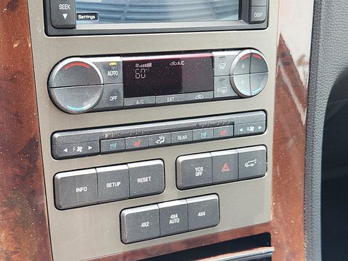 Used 2014 Lincoln Navigator 4WD image 28