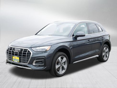 Used 2023 Audi Q5 2.0T Premium w/ Convenience Package AWD/4WD image 3