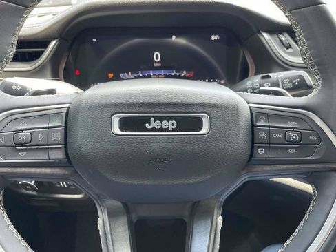 Used 2023 Jeep Grand Cherokee Limited RWD image 21
