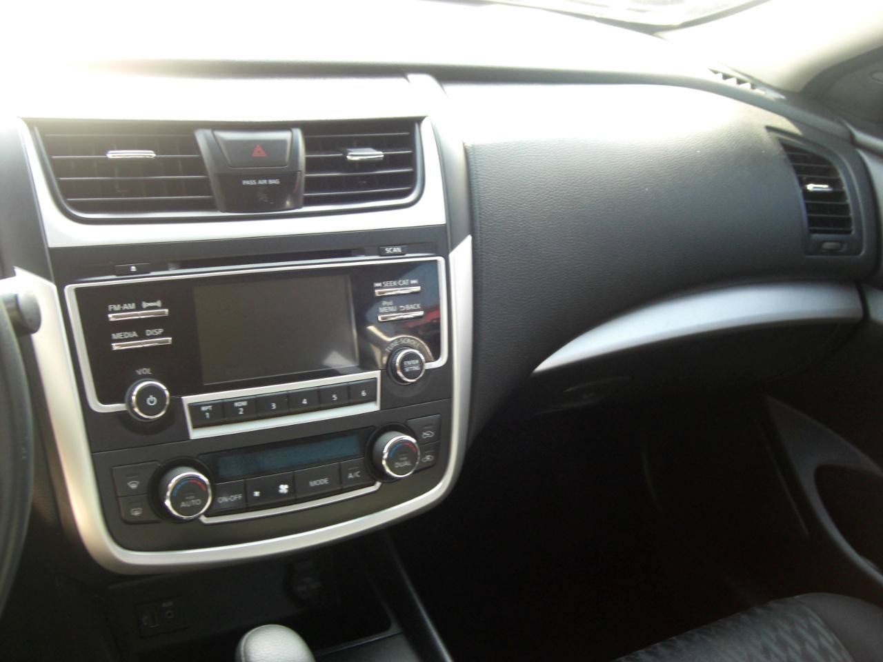 Used 2017 Nissan Altima 2.5 SV FWD image 9