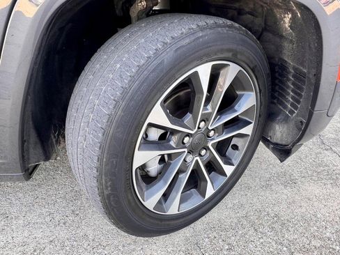 Used 2022 Jeep Grand Cherokee Overland w/ Luxury Tech Group IV image 10