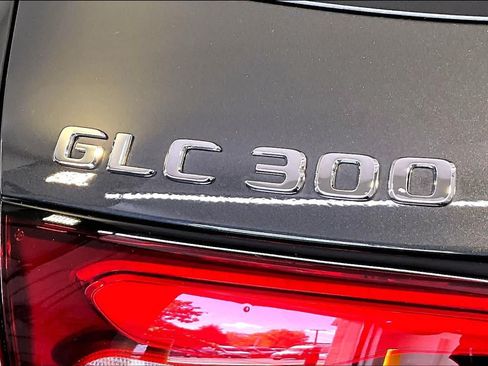 Used 2026 Mercedes-Benz GLC 300 4MATIC image 33