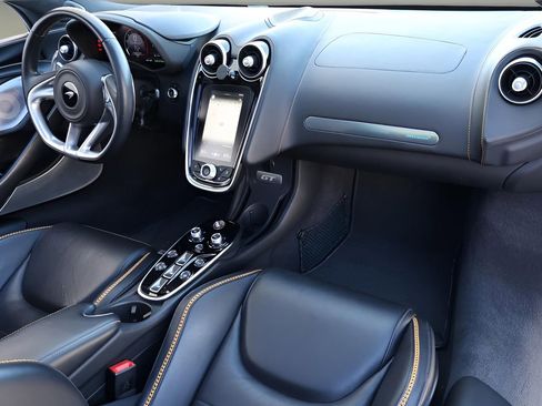Used 2023 McLaren GT image 17