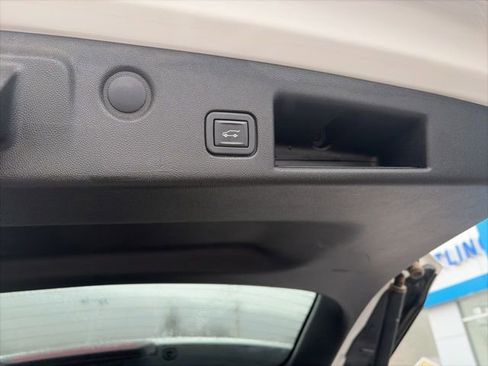 Used 2019 Chevrolet Equinox Premier AWD/4WD image 8