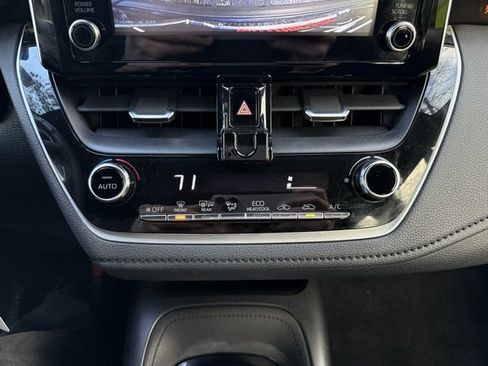 Used 2020 Toyota Corolla SE image 18