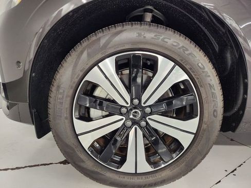 New 2025 Volvo XC60 T8 Plus w/ Protection Package Premier AWD/4WD image 8