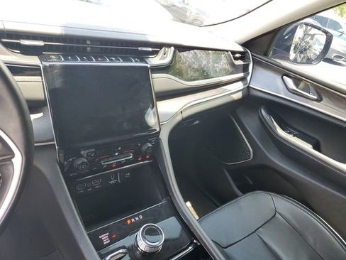 Used 2022 Jeep Grand Cherokee Limited AWD/4WD image 26