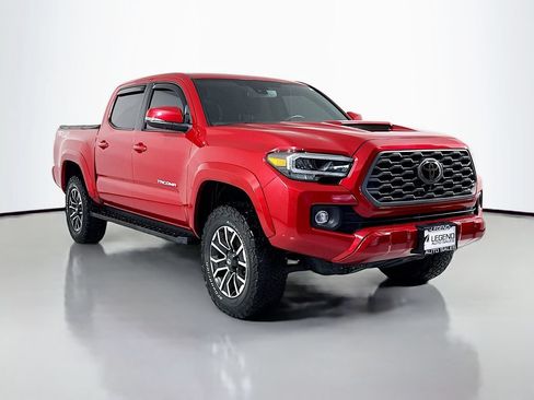 Used 2022 Toyota Tacoma TRD Sport w/ TRD Premium Sport Package AWD/4WD image 4