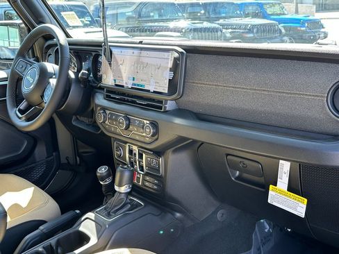 New 2026 Jeep Gladiator Willys AWD/4WD image 14