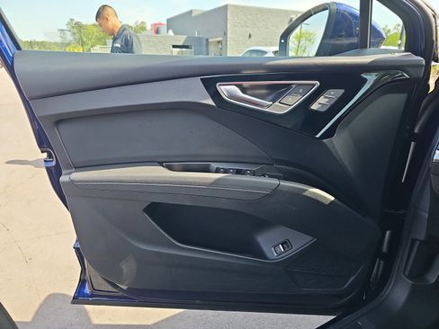 Used 2023 Audi Q4 e-tron Premium Plus w/ Premium Plus image 28