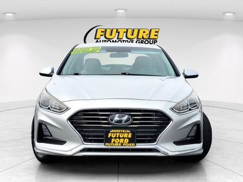 Used 2019 Hyundai Sonata SE FWD image 2