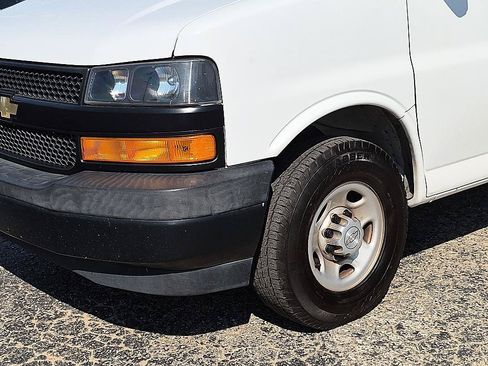 Used 2019 Chevrolet Express 2500 w/ Enhanced Convenience Package RWD image 9