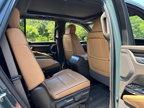 Used 2025 Cadillac Escalade Premium Luxury RWD image 58