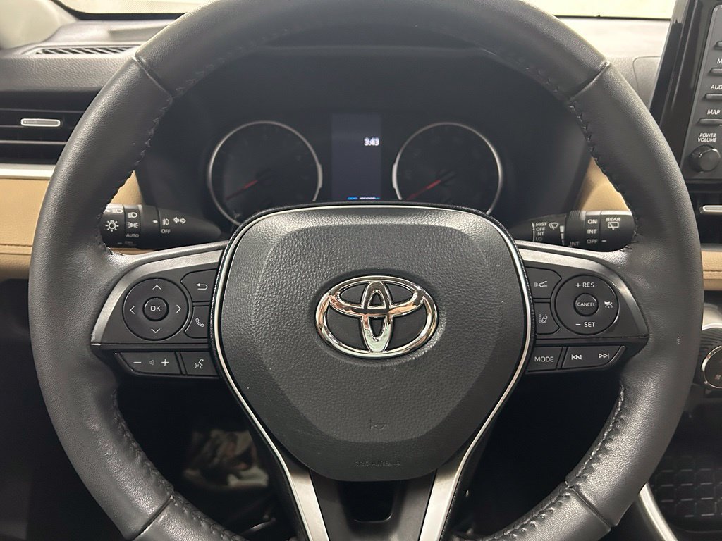 Used 2021 Toyota RAV4 XLE Premium FWD image 19
