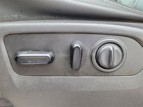 Used 2019 GMC Sierra 1500 SLT w/ SLT Premium Plus Package image 24