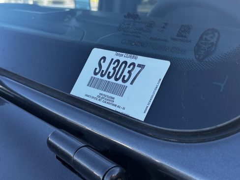 New 2025 Jeep Gladiator Willys image 28