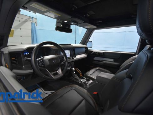 Used 2023 Ford Bronco Badlands w/ Sasquatch Package image 1