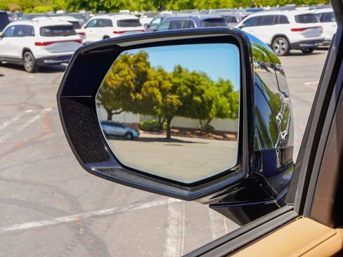 Used 2024 Chevrolet Suburban Premier AWD/4WD image 18