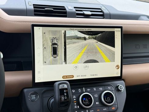 New 2026 Land Rover Defender 130 X-Dynamic SE AWD/4WD image 30