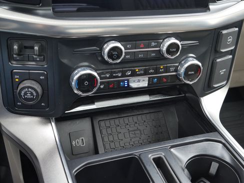 Certified 2025 Ford F150 Platinum w/ Equipment Group 703A Plus AWD/4WD image 23