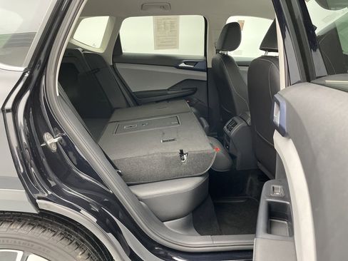 Used 2024 Volkswagen Taos SE image 45