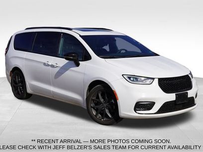 Used 2026 Chrysler Pacifica Limited w/ S Appearance Package