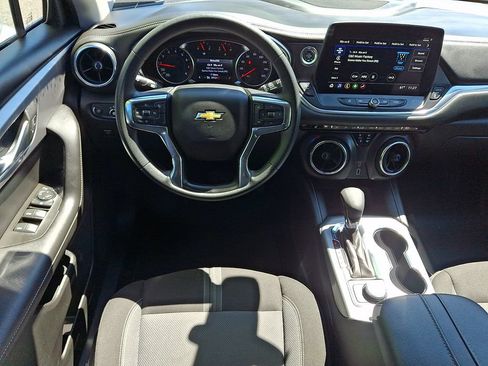 Used 2025 Chevrolet Blazer LT AWD/4WD image 2