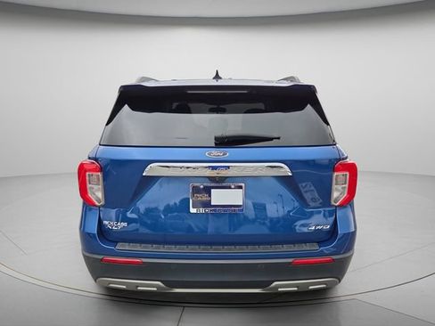 Used 2021 Ford Explorer XLT w/ Equipment Group 202A AWD/4WD image 5