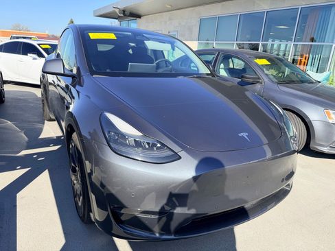 Used 2022 Tesla Model Y Performance image 2