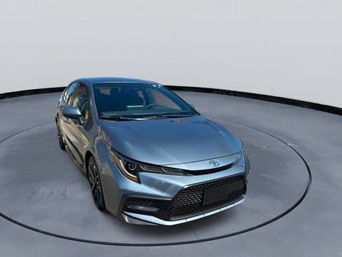 Used 2020 Toyota Corolla SE w/ Carpet Mat Package (TMS) FWD image 2
