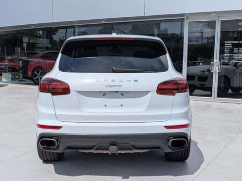 Used 2017 Porsche Cayenne Platinum Edition AWD/4WD image 10