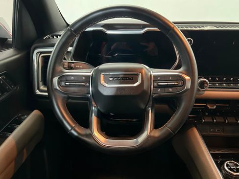 Used 2023 GMC Canyon Denali AWD/4WD image 12