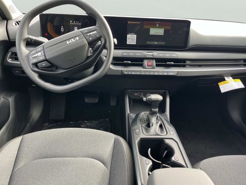 New 2025 Kia K4 LXS FWD image 12