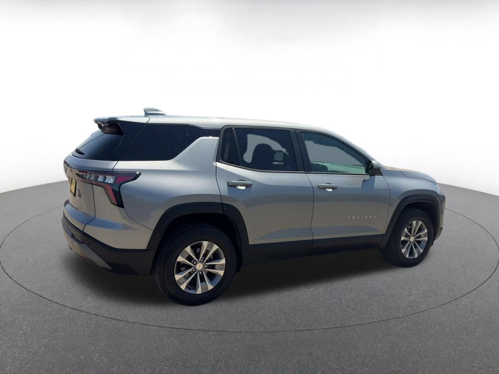 Used 2025 Chevrolet Equinox LT FWD image 14