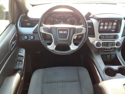 Used 2016 GMC Yukon XL SLE w/ Convenience Package image 11