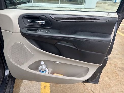 Used 2013 Dodge Grand Caravan SXT FWD image 10