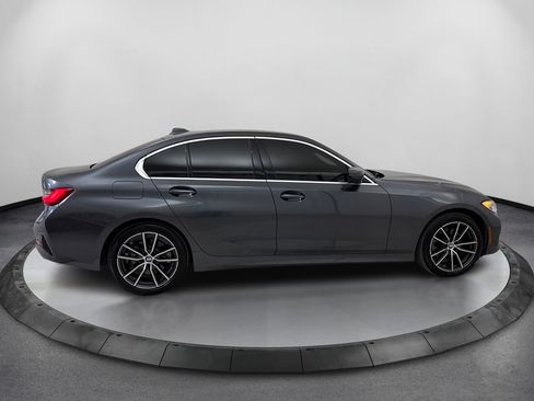 Used 2021 BMW 330i xDrive Sedan w/ Driving Assistance Package AWD/4WD image 4
