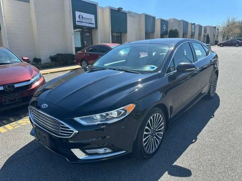 Used 2017 Ford Fusion SE w/ Fusion SE Technology Package image 1