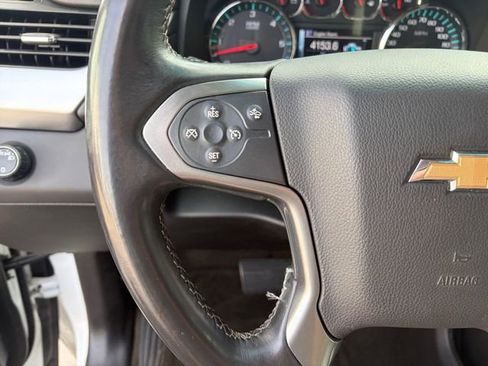 Used 2016 Chevrolet Suburban LT RWD image 6