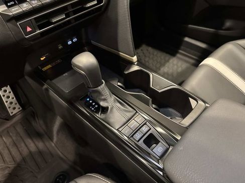 Used 2025 Toyota Camry Hybrid image 26