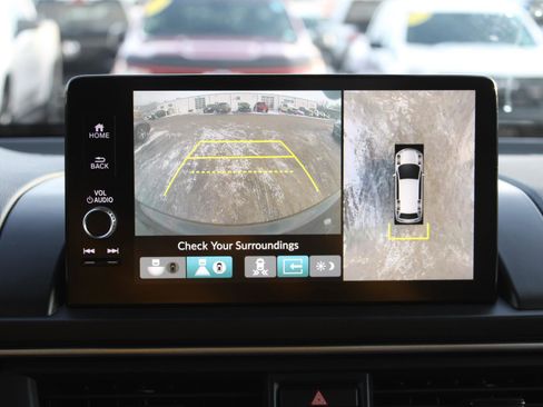 Used 2023 Honda Pilot Elite image 14